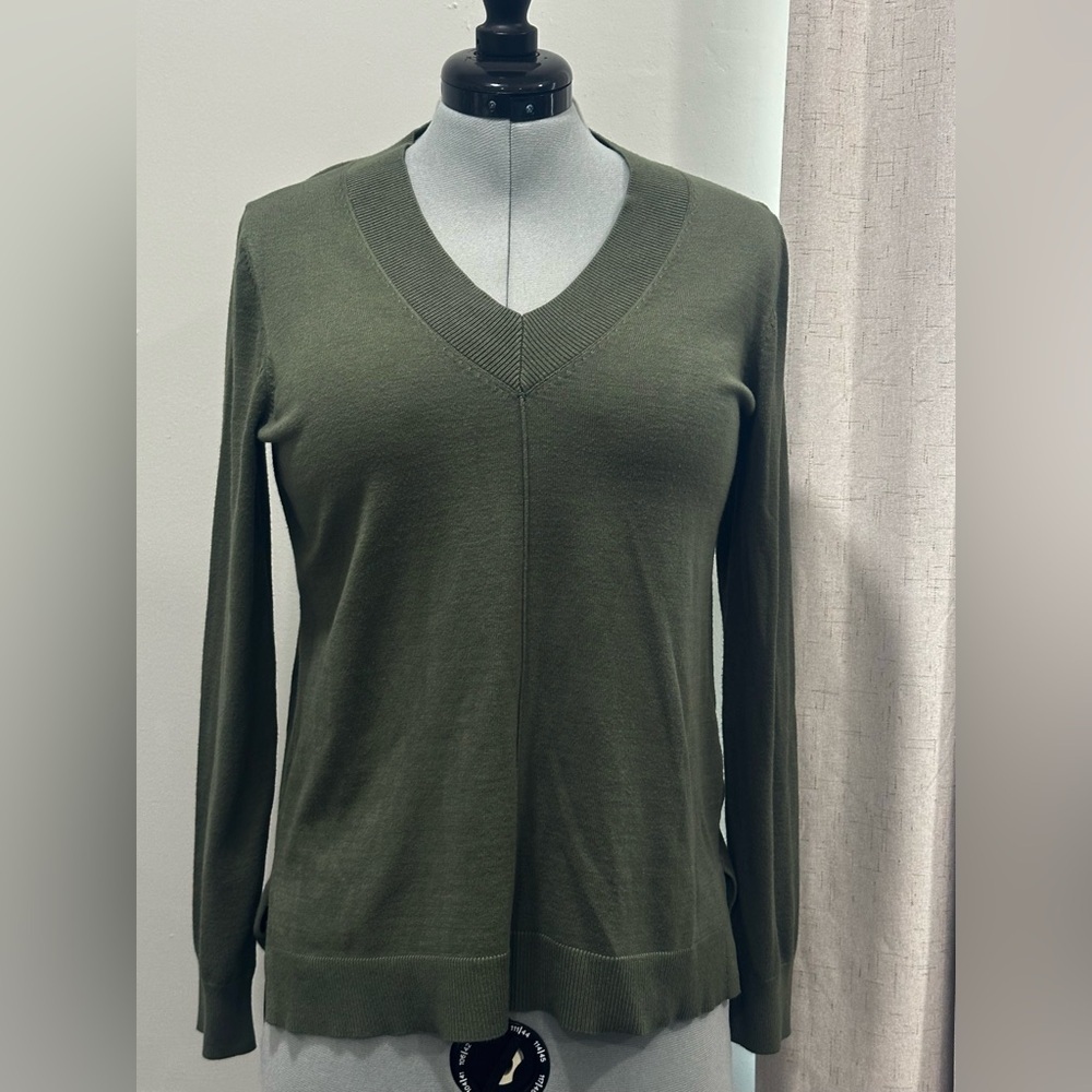 Cable & Gauge Olive V-Neck Long Sleeve Sweater size L Y2K